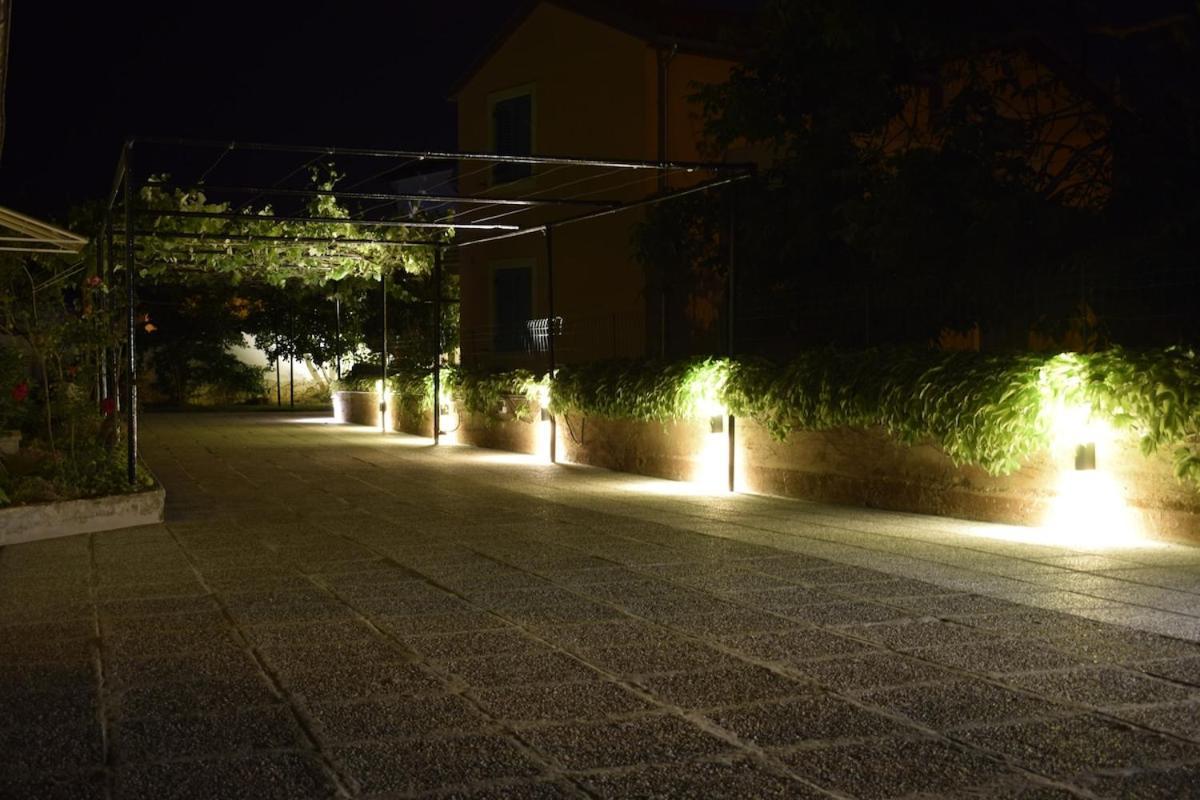 Holiday House Danica Banjole Exterior foto